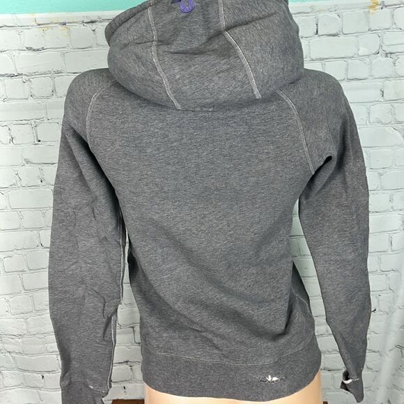 TNA Aritzia Sweater Adult Medium Gray Purple Baltic Spiro Embroidered Hoodie - Picture 4 of 10